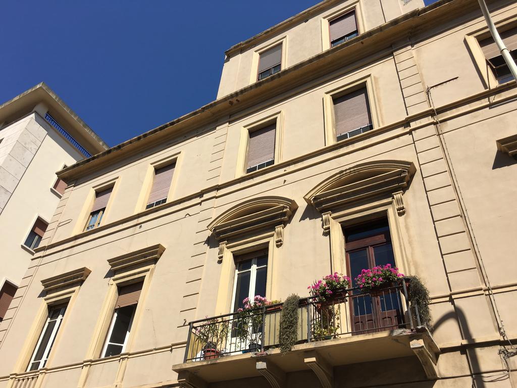 Saturno House Cagliari Center酒店 外观 照片